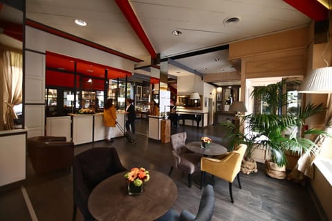 Lobby or reception, Lounge or bar