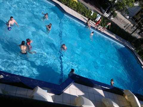 Swimming pool, Swimming pool