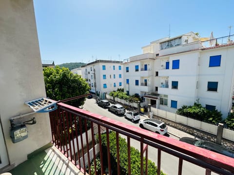 Day, View (from property/room), Balcony/Terrace, City view, Street view, Location