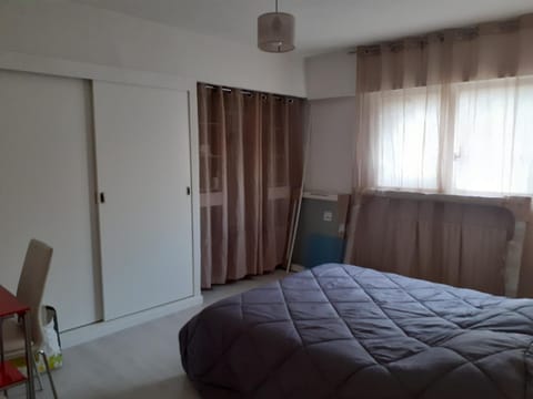 F4 au cœur de Toulon 3 nuits minimum Wifi et parking commun gratuit Apartment in Toulon