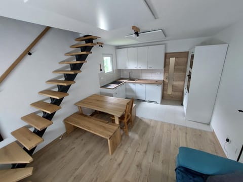 Dining area, kitchen