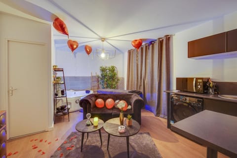 SWEET ANGEL Suite romantique avec SPA Apartment in Bruz