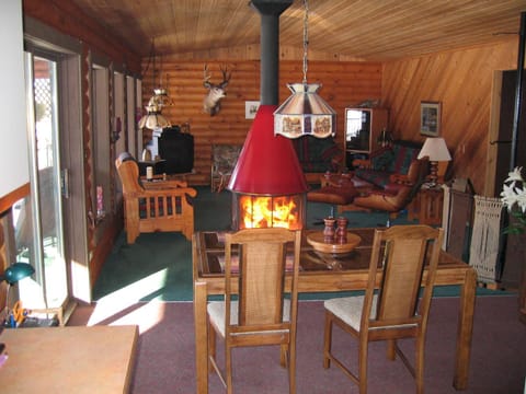 Kamloops Log Home Bed and Breakfast Chambre d’hôte in Kamloops
