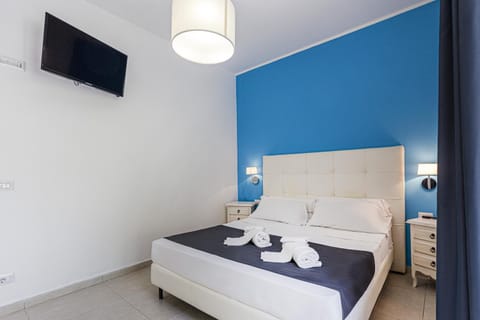 Small Luxury apartments Pool and sea view - Stella Del Mare Aparthotel in Fontane Bianche