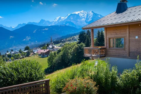 Property building, Spring, Day, Natural landscape, Garden, Garden view, Mountain view