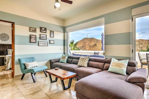 Chic Cabo Condo - Walk to Marina and Downtown! Apartment in Cabo San Lucas