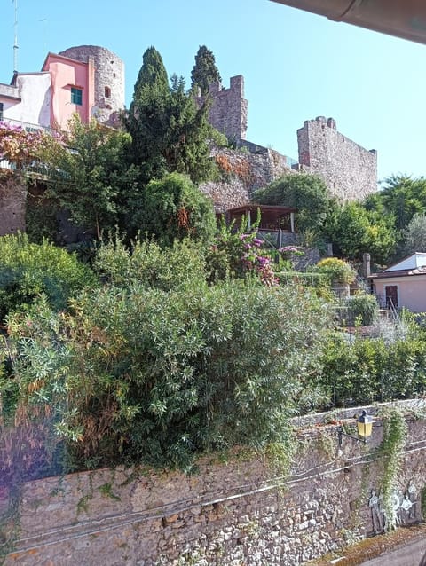 La terrazza di Ameglia alta - relax nel borgo Ligure Apartment in Ameglia