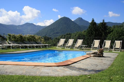 Swimming pool, Swimming pool