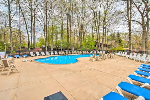 Lake Harmony Townhome with Deck and Gas Grill! Haus in Kidder Township
