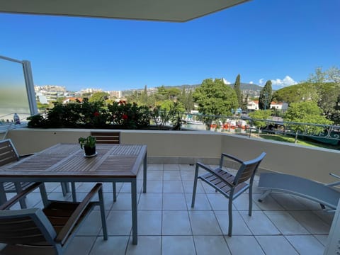 Patio, Balcony/Terrace, River view