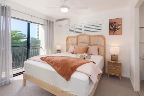 Lovely 3 bedroom Spacious Unit, Labrador Apartamento in Main Beach