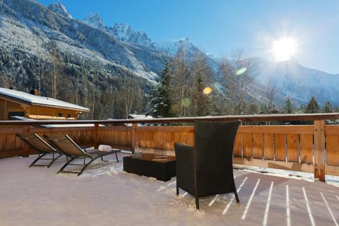 Chalet Isabelle Mountain lodge 5 star 5 bedroom en suite sauna jacuzzi Chalet in Chamonix