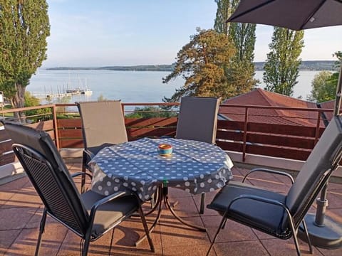 Balcony/Terrace, Lake view