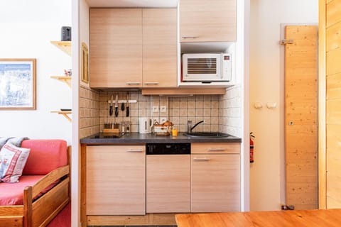 Stylish modern apartment for 4 by Avoriaz Chalets Condominio in Avoriaz