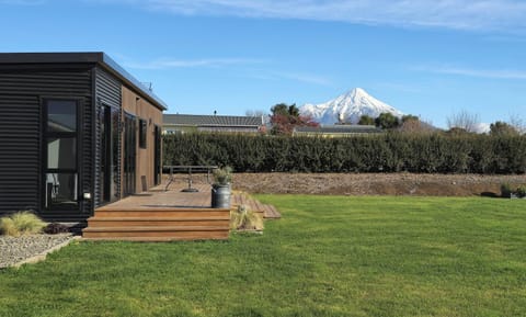 Property building, Natural landscape, Mountain view