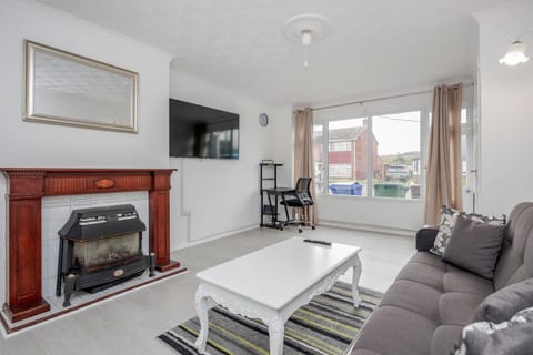 Tms Lovely 3 Bed House-Tilbury-Free parking Casa in Grays