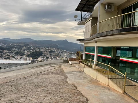 Facade/entrance, Mountain view