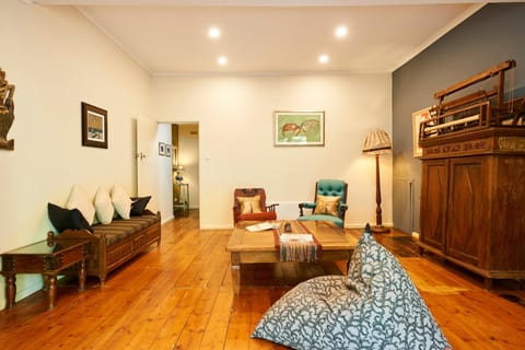 Koko Guesthouse - Two bedroom Option Apartment in Mount Dandenong