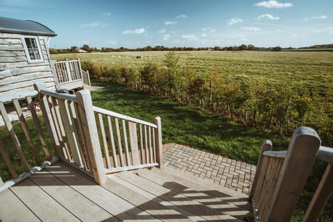 View (from property/room), Balcony/Terrace, Garden view