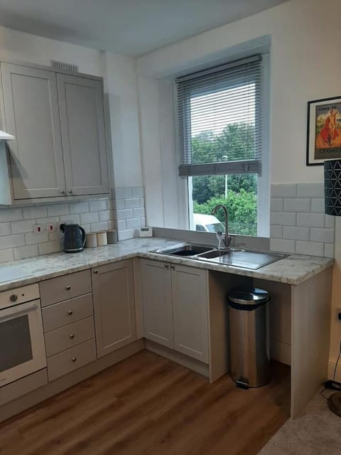 Beautiful 2BR Home close to Beachfront Apartment in Weston-super-Mare