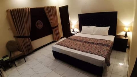 Hotel Royal Defence Hotel in Lahore