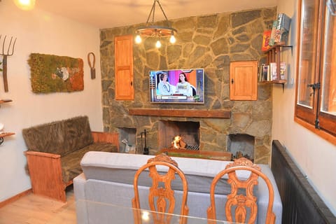 Apartamento Rústico-moderno 4 plazas Accesible-Adaptado Pobla de Lillet Apartment in Berguedà