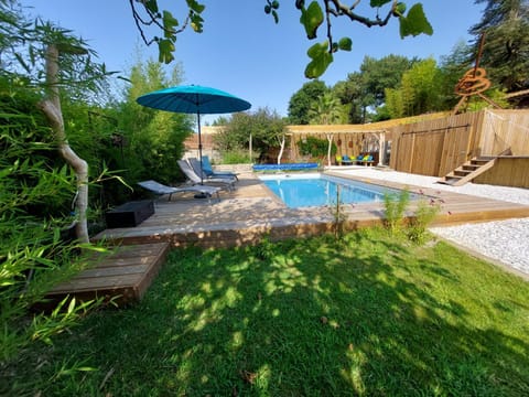 Villa Hossegor- Classée 4 étoiles, 6 chambres - 5 salles de bains - piscine chauffée 5 mn des plages Villa in Hossegor