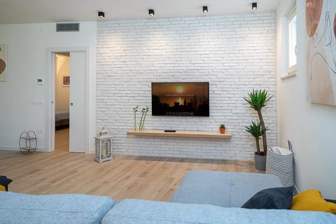 Communal lounge/ TV room, Seating area