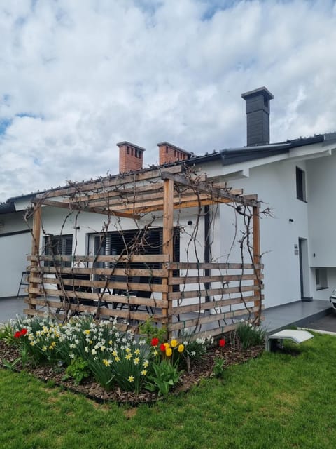 Property building, Garden, Garden view