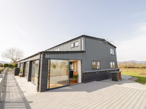 Phoenix House House in Malvern Hills District