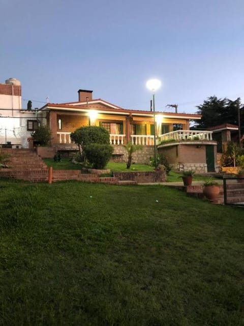 CASA CON VISTA A LAS SIERRAS House in Villa Carlos Paz