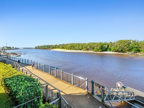 Nearby landmark, Spring, Day, Natural landscape, River view