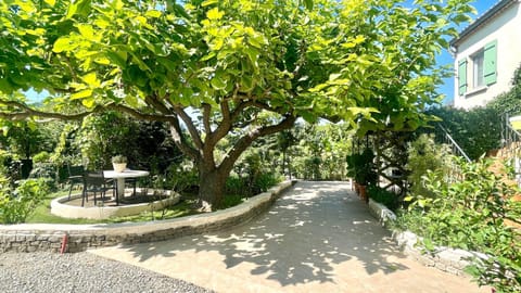 Property building, Patio, Dining area