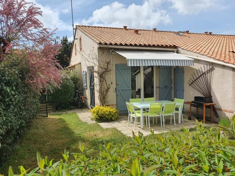 Patio, Garden, Garden view