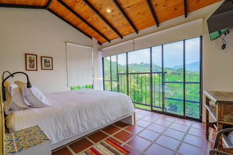 Bed, Natural landscape, View (from property/room), Balcony/Terrace, Bedroom, Mountain view