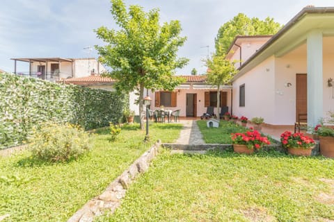 Patio, Garden, Garden view