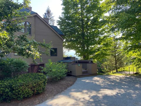 C12 Homey Bretton Woods slopeside townhome for your family getaway to the White Mountains Villa in Carroll