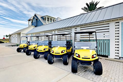 Beaches and Bunkers House in Port Aransas