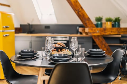 Dining area, kitchen