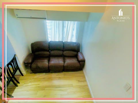 Cozy Elegant 2BR Loft Unit FREE WIFI & NETFLIX at Fort Victoria BGC Apartment in Makati