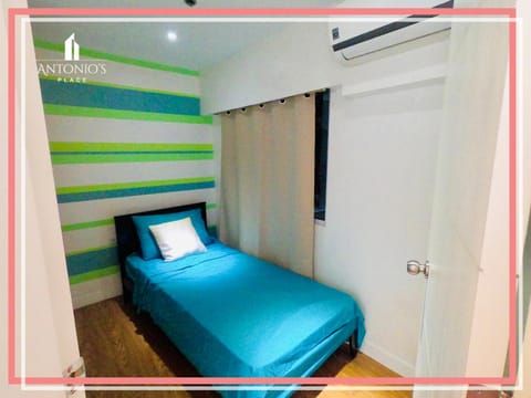 Cozy Elegant 2BR Loft Unit FREE WIFI & NETFLIX at Fort Victoria BGC Apartment in Makati