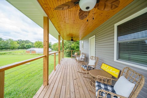 Light And Bright Cabin Close To Pates Ford Marina House in Center Hill Lake
