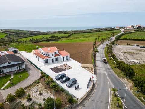 Ocean Valley Villa Chalet in Lisbon District