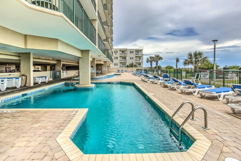 Oceanfront Beach Condo with Stunning Views! Apartment in North Myrtle Beach