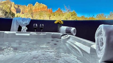 Designer View Villa-rooftop 360 View Deck-hot Tub House in Sedona