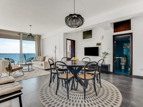 Sanders Kanika Sea Forum - Adorable 2-Bedroom Apartment With Sea View Apartment in Limassol City