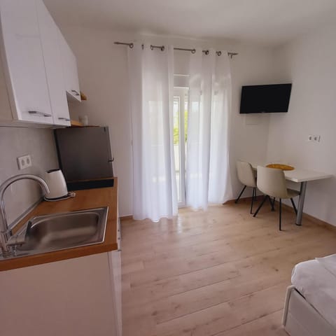 Apartments M & L Murter Apartment in Murter