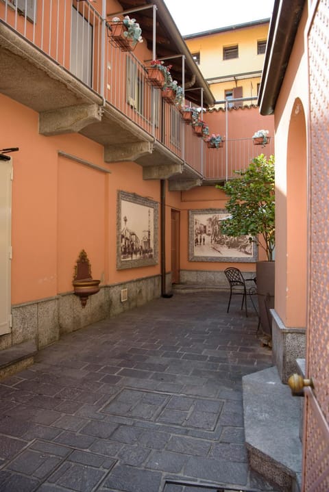 Inner courtyard view