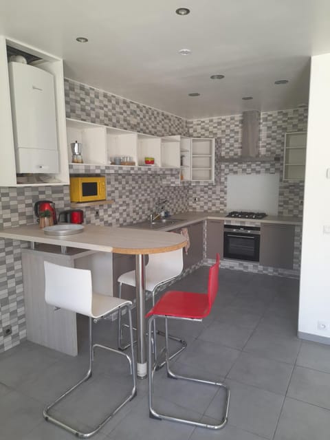 Dining area, Communal kitchen