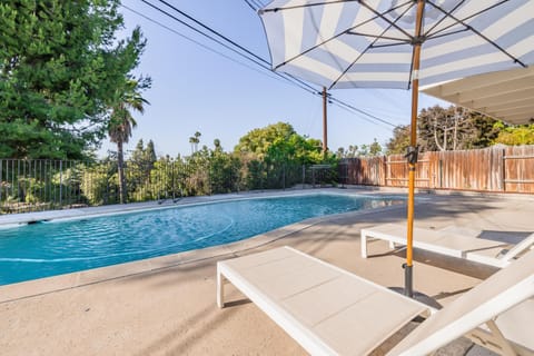 Day, Garden, Balcony/Terrace, Garden view, Pool view, Swimming pool, Swimming pool, sunbed